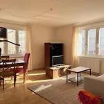Newly Renovated Apartment At Yppenplatz