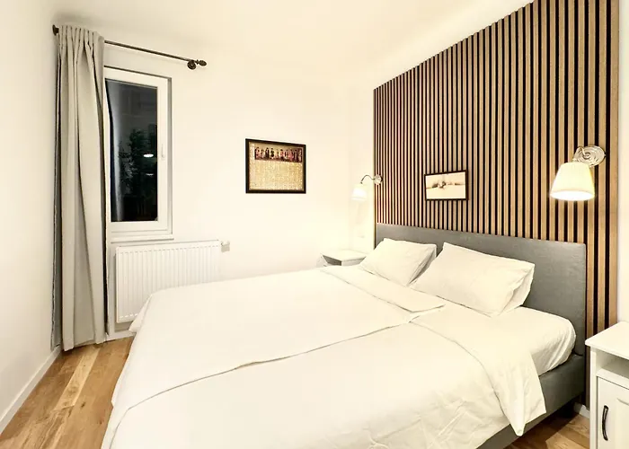 Newly Renovated Apartment At Yppenplatz