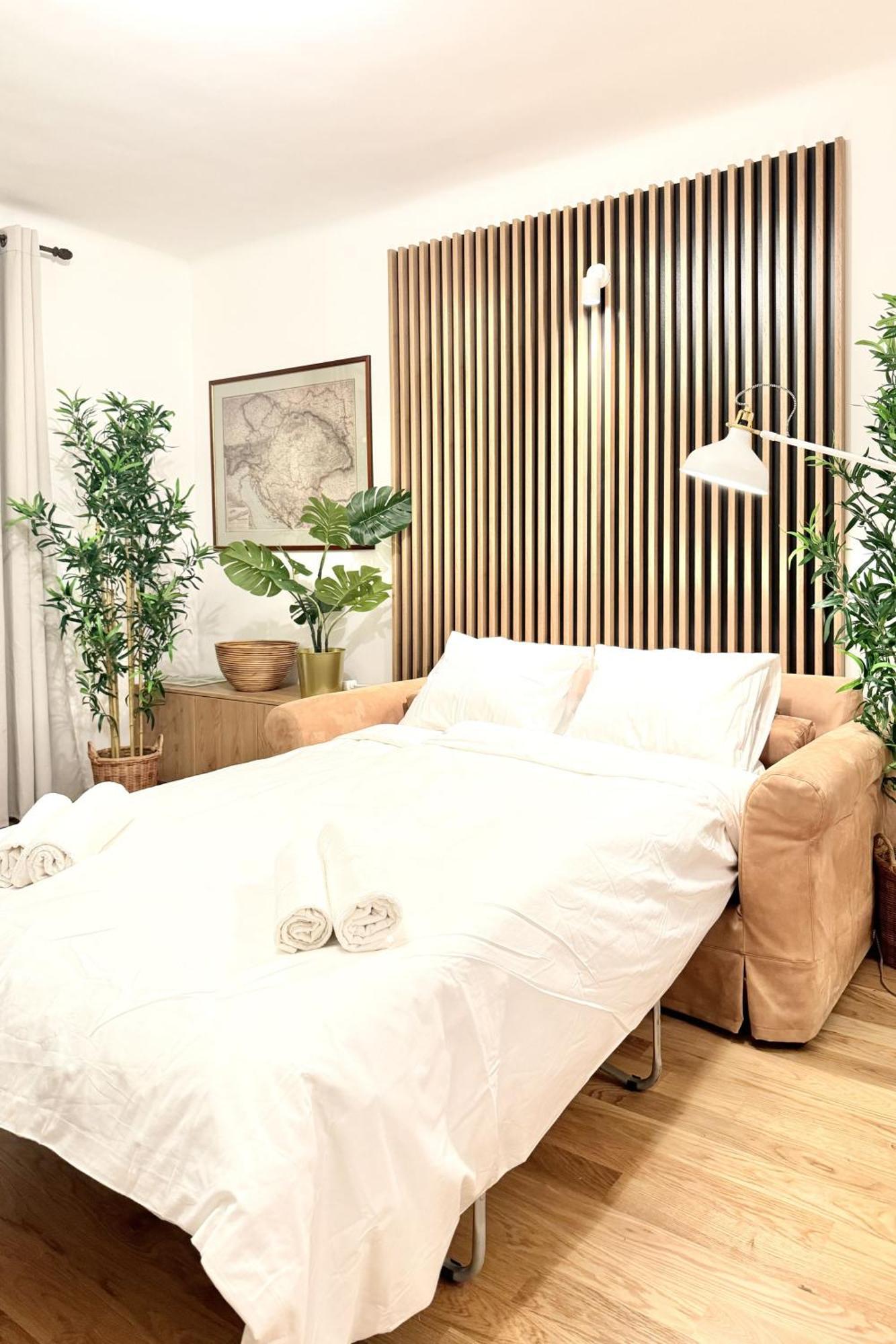 Newly Renovated At Yppenplatz Apartament Viena