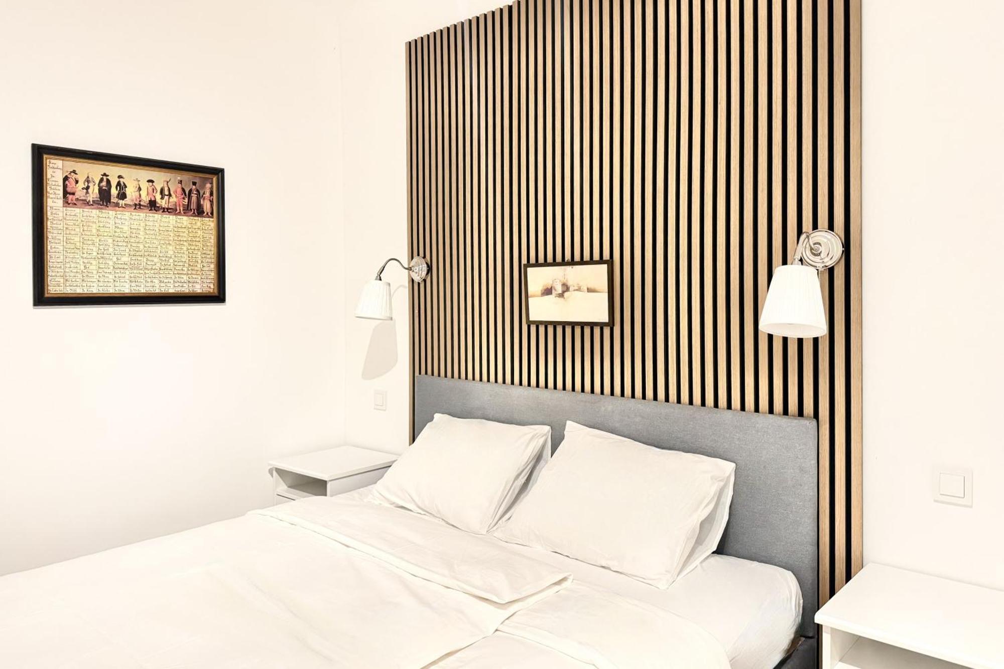 Newly Renovated At Yppenplatz Apartament