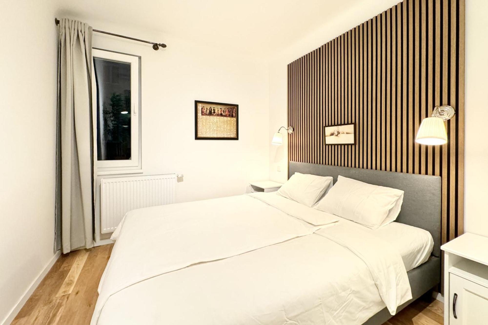 Newly Renovated At Yppenplatz * Viena
