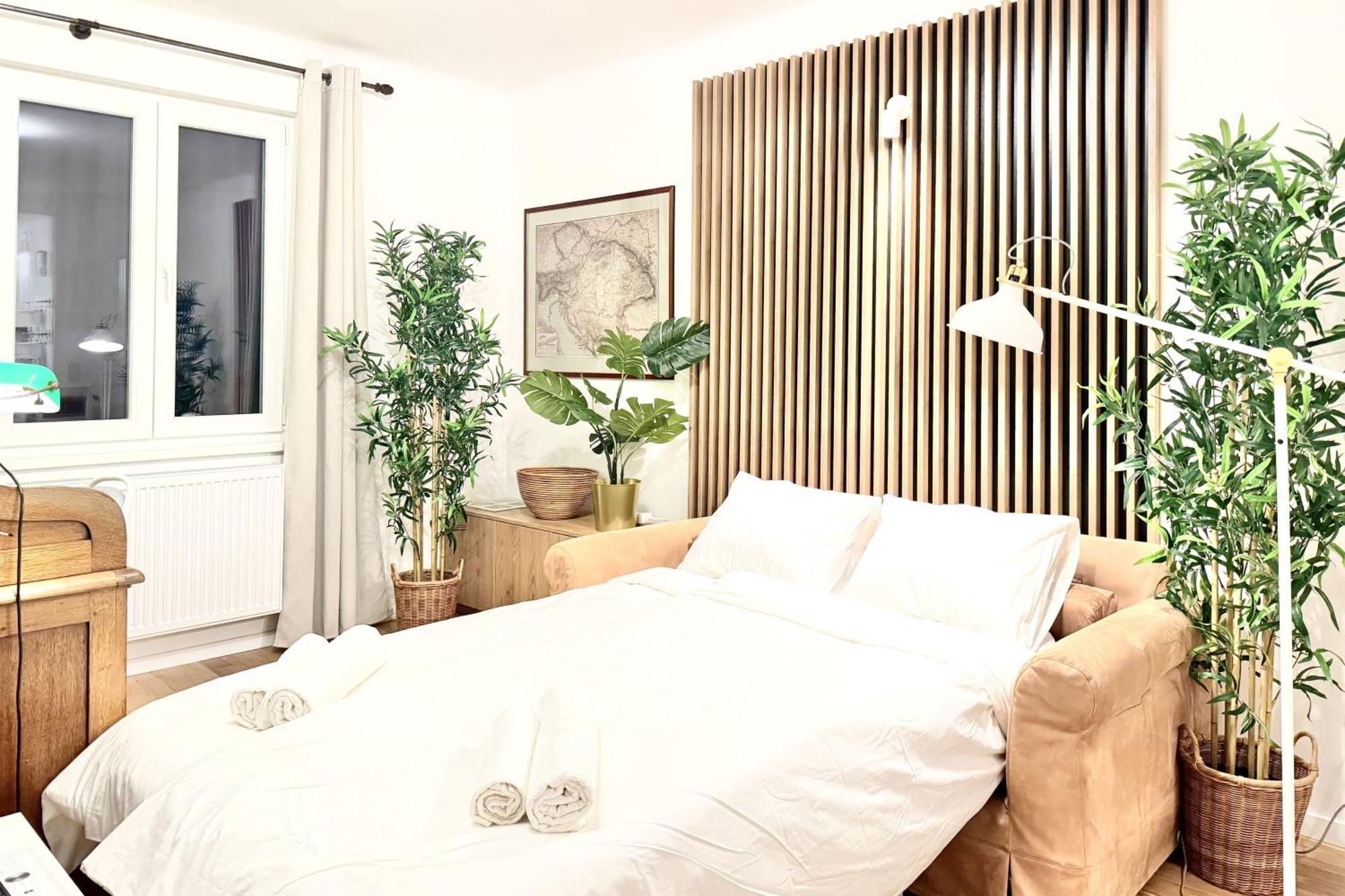 Newly Renovated At Yppenplatz *