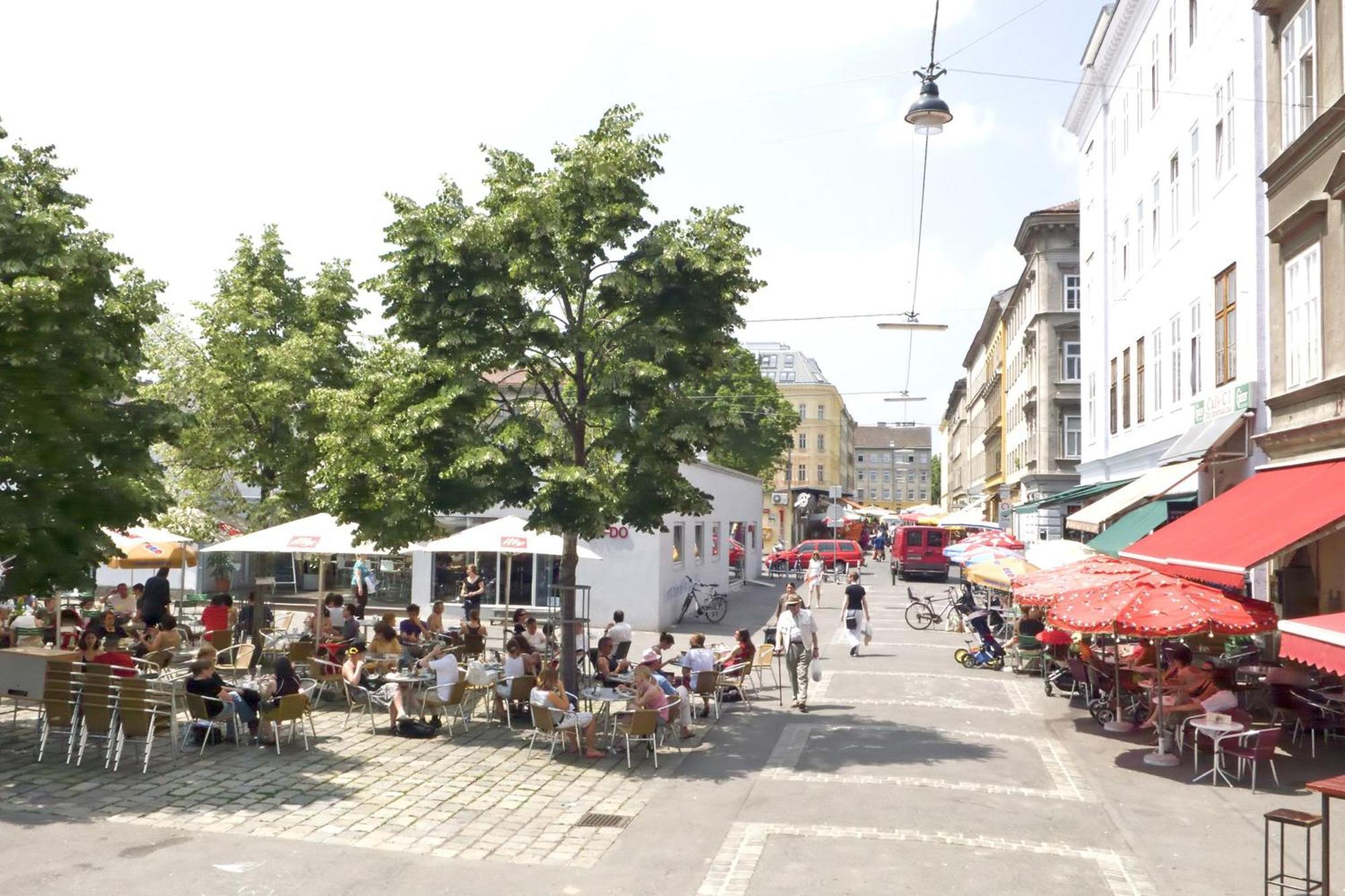Newly Renovated At Yppenplatz * Viena